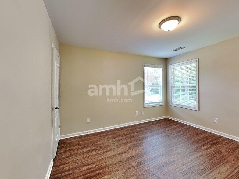 Building Photo - 82 Eagles Nest Dr