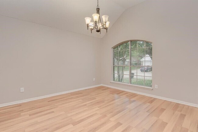 Building Photo - 3026 Silver Spring Trail