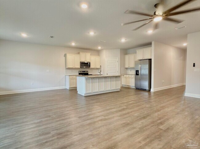 Building Photo - 8026 Burnside Lp