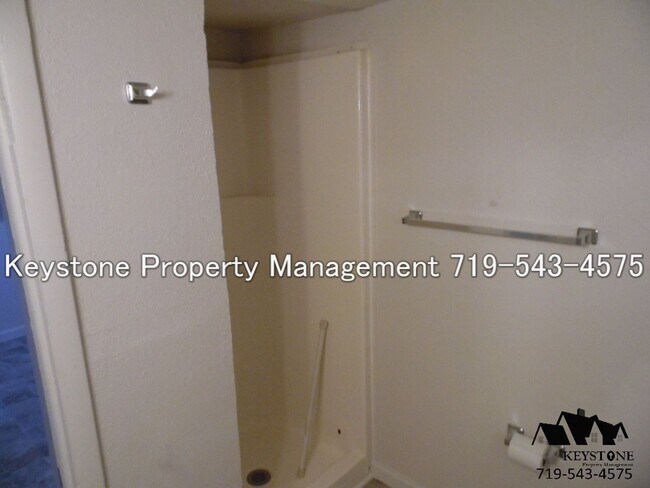 Building Photo - $475 OFF - Move In Special! Two Bedroom Un...