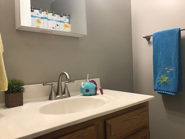 Full bath-upstairs - 3 Indian Trail