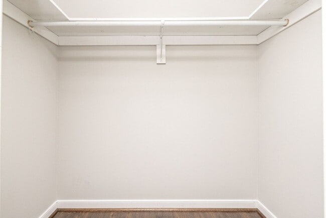 Building Photo - Spacious home in Hopewell