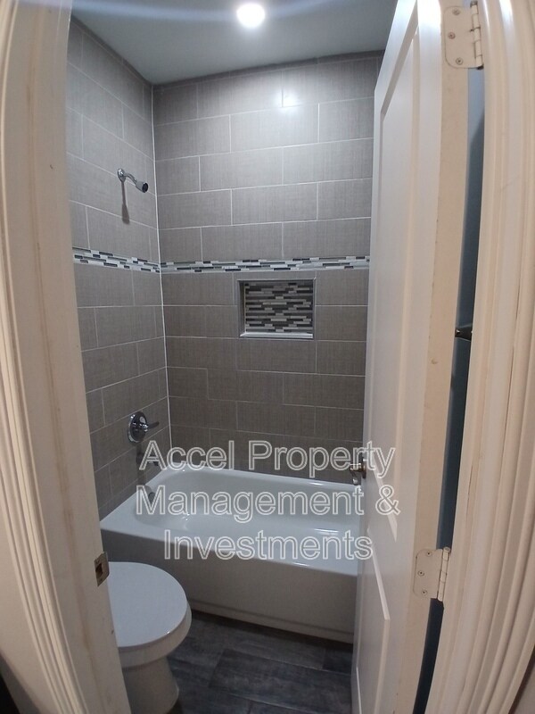 Building Photo - 1805 Cari Nicole Ave