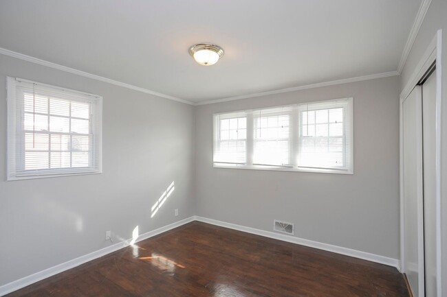 Building Photo - Location, location, location! College Hill...