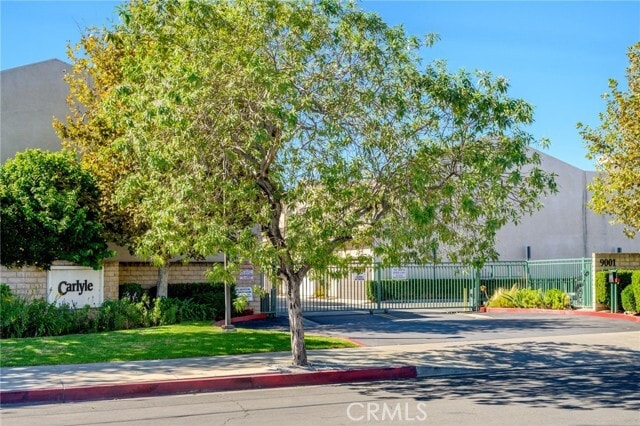 Building Photo - 9001 Owensmouth Ave