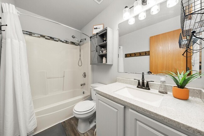 Building Photo - 5332 W Mulberry Ln