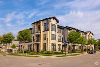 Building Photo - The Edge at Glade Parks