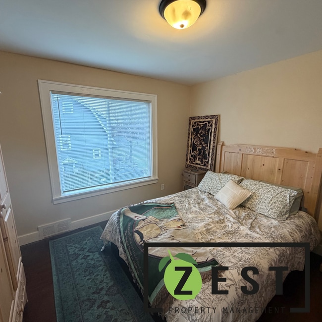 Building Photo - 5025 Somerset Ave