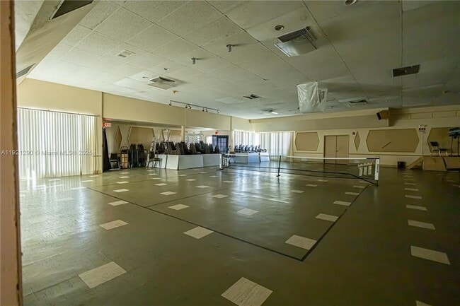 Building Photo - 16790 NE 14th Ave