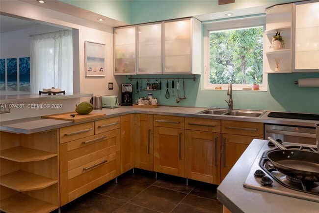 Building Photo - 750 NE 120th St