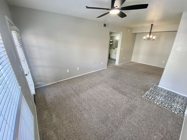 Building Photo - Ground Floor 1 Bedroom 1 Bathroom in Lakeshore @ Anderson Springs