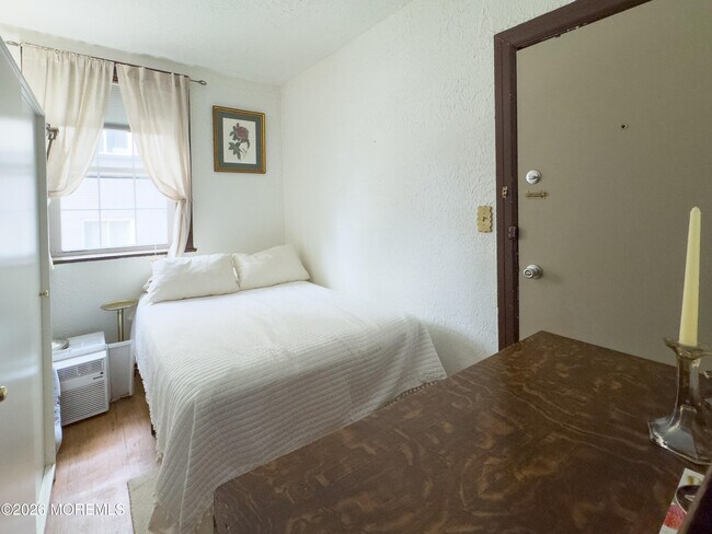 Building Photo - 17-19 Leroy Pl