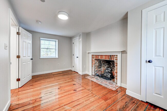 Building Photo - 802 Oella Ave
