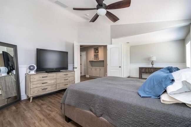 Building Photo - 38945 Turtle Pond Ln