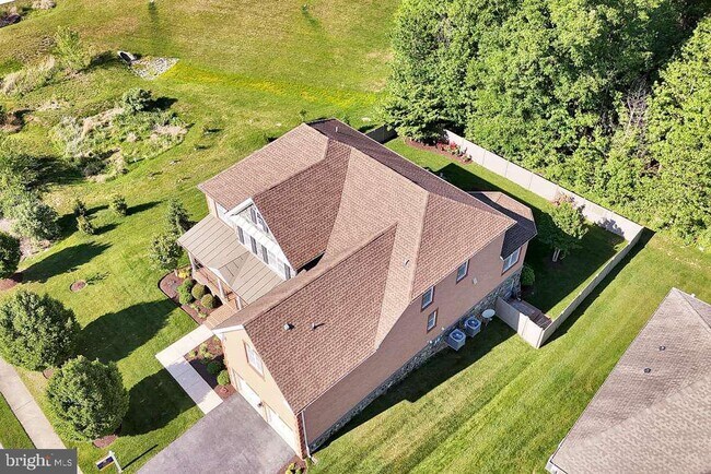 Building Photo - 8227 St Francis Dr