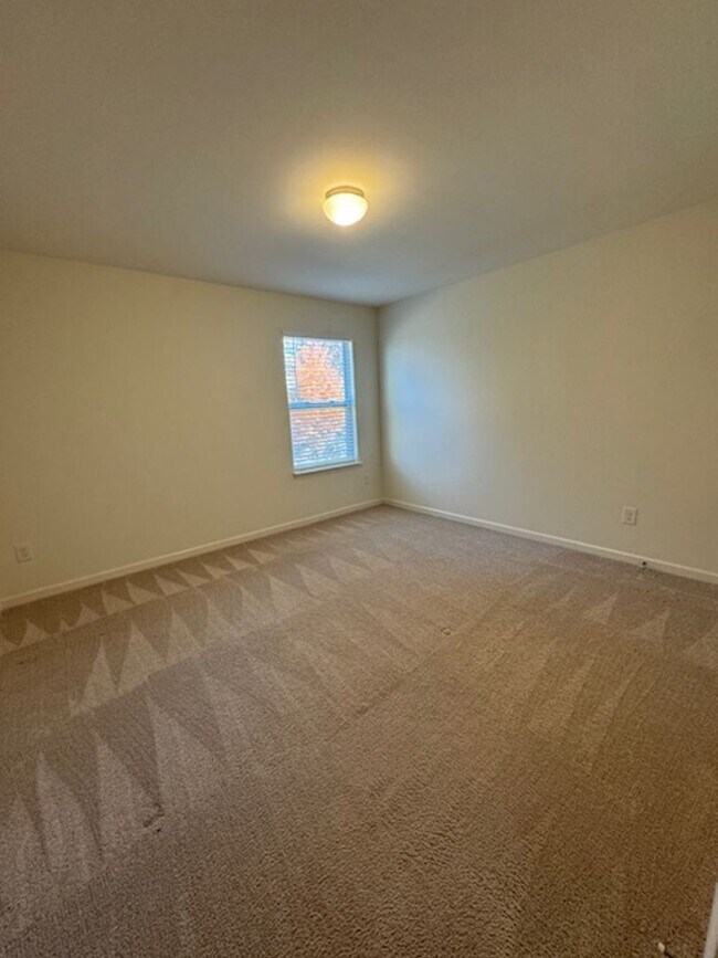 Building Photo - Introducing Your Dream Home: A Spacious 3 Bedroom, 2.5 Bathroom Townhome for Rent