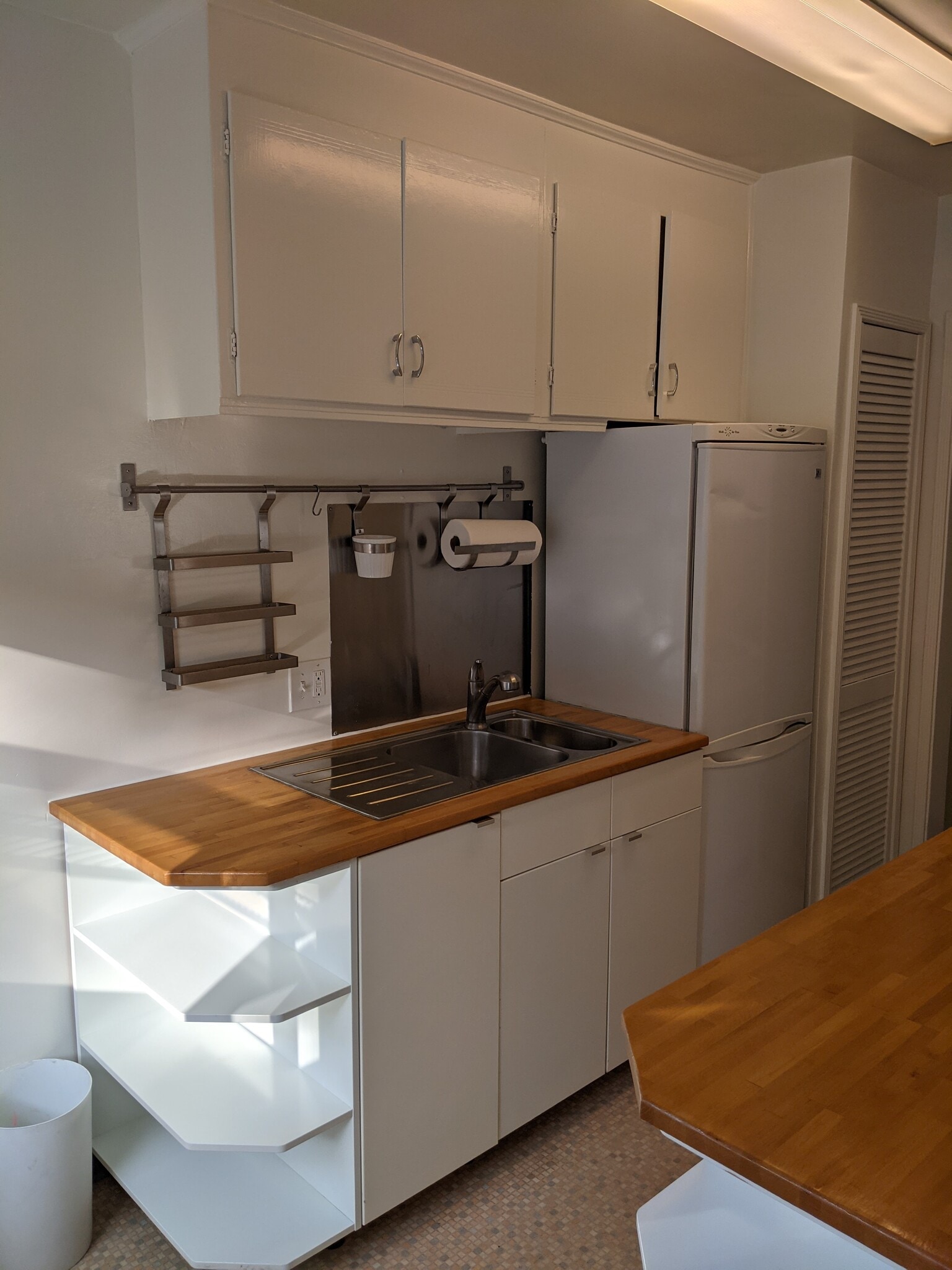 Building Photo - 1546 Rendall Pl