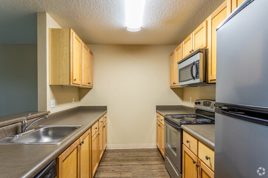 Studio, 1BA - 745 SF - Cornerstone Apartments
