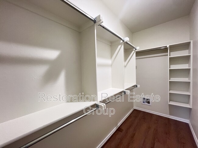 Building Photo - 11411 University