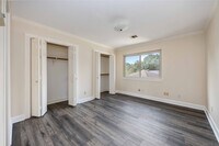 Building Photo - 11930 Carriage Hill Dr