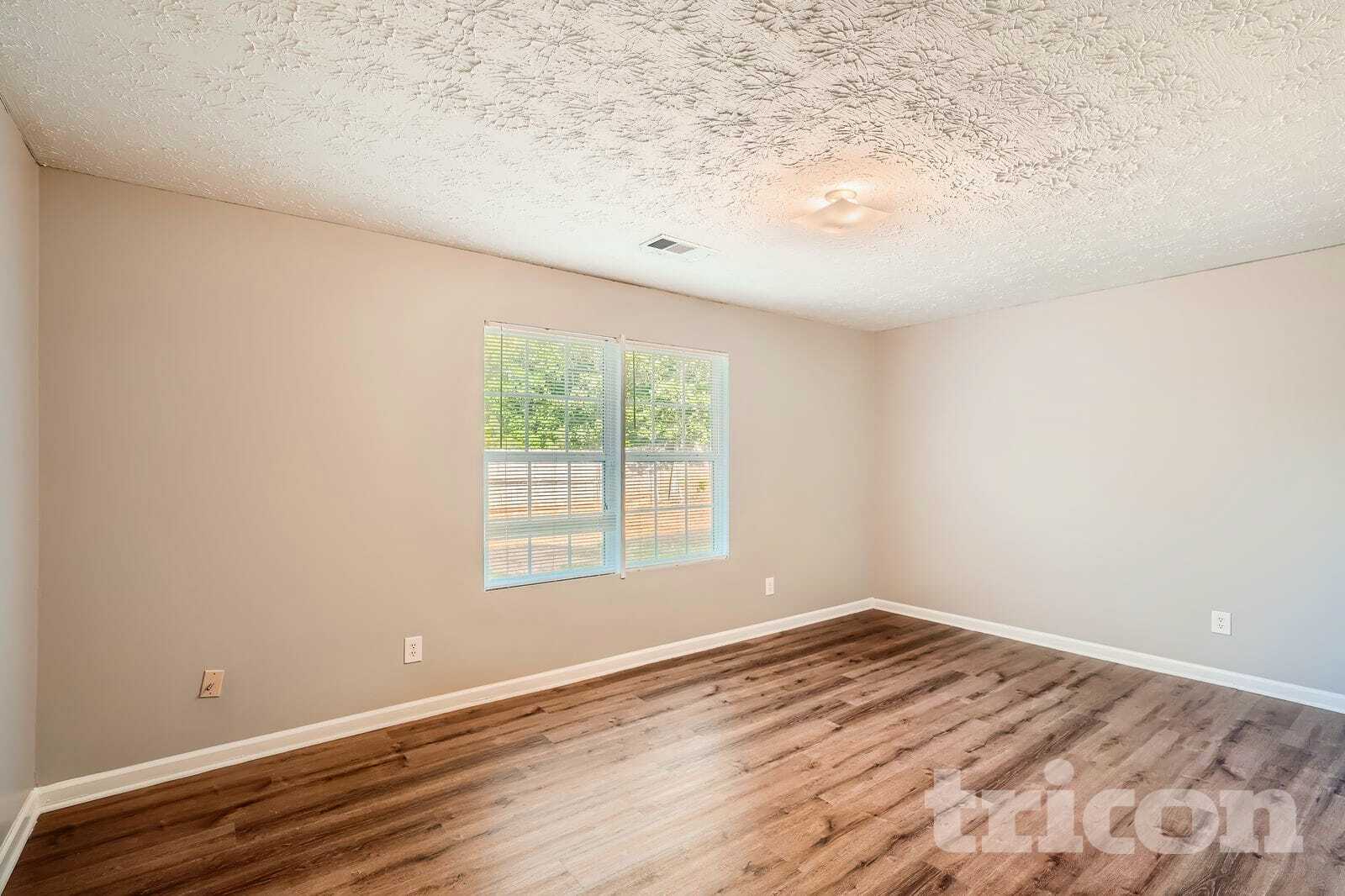 Building Photo - 1476 Steam Engine Way NE