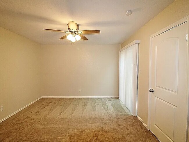 Building Photo - 436 Pogue St