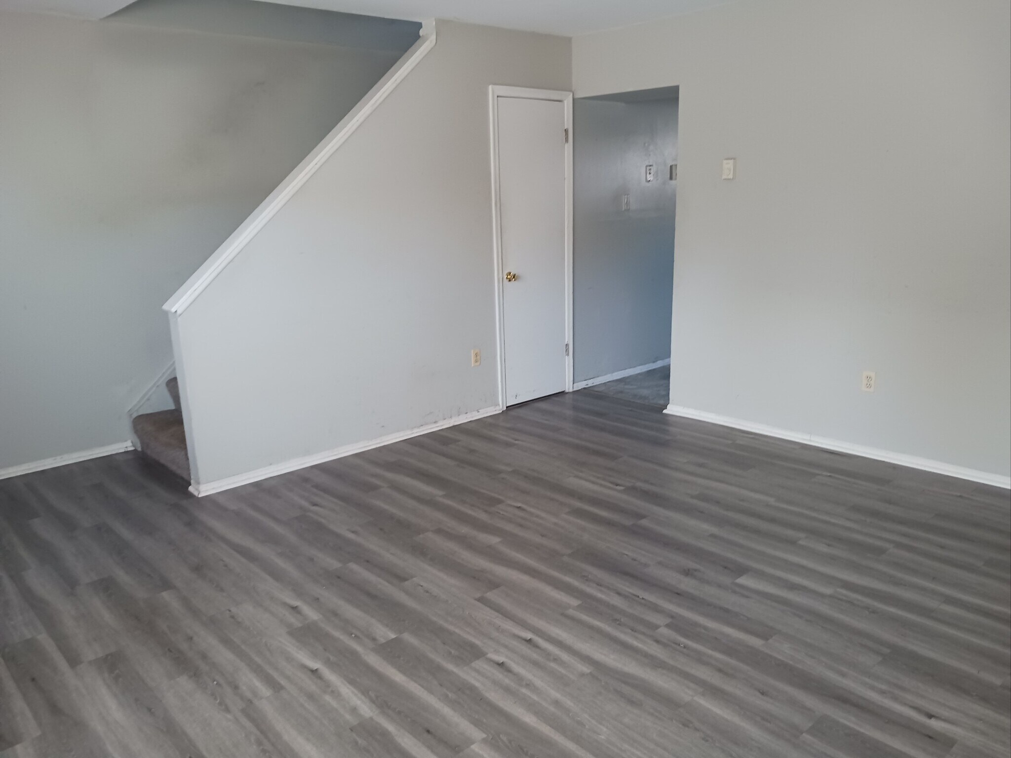 Building Photo - 156 Carnival Dr