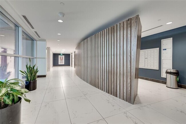 Building Photo - 923 Peachtree St NE