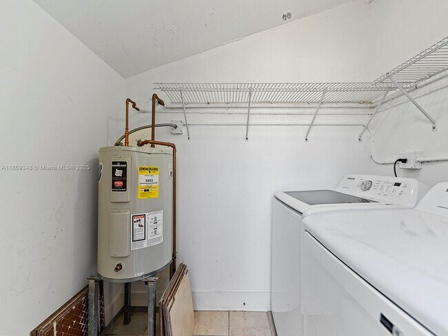 Building Photo - 20875 Grouper Dr