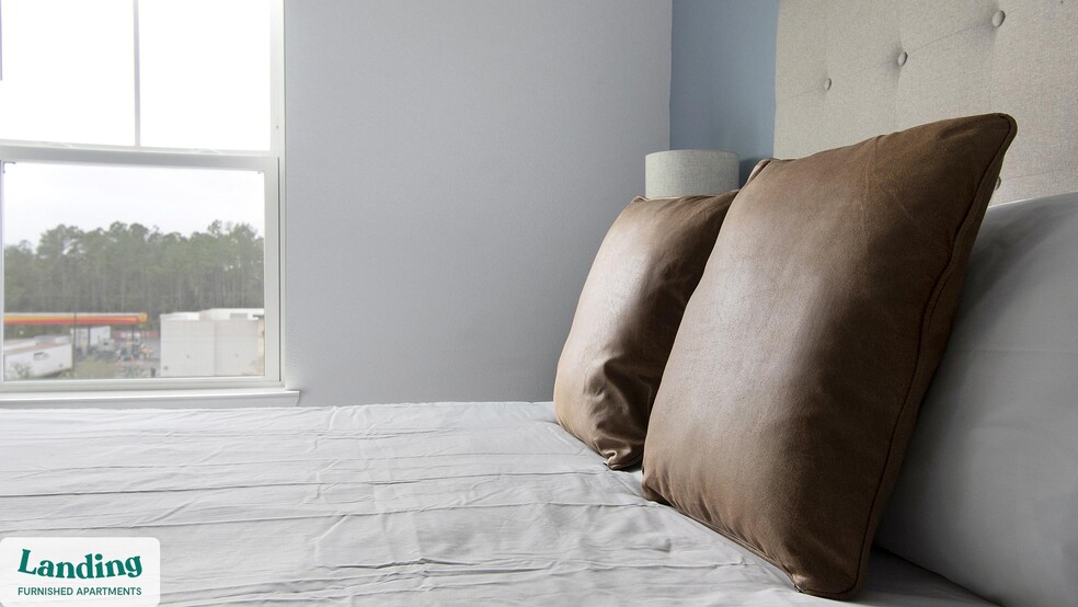 Building Photo - 12525 Tibbets Ln