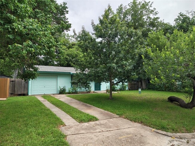 Building Photo - 3207 Locke Ln