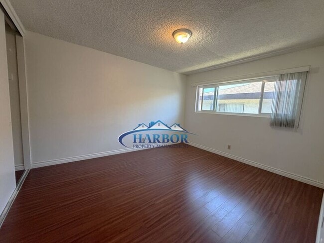 Building Photo - 15829 Denker Ave