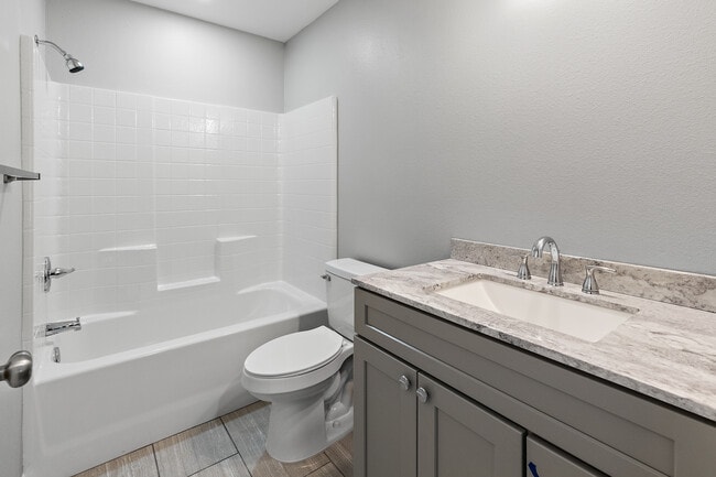 Building Photo - BEALL ST 1