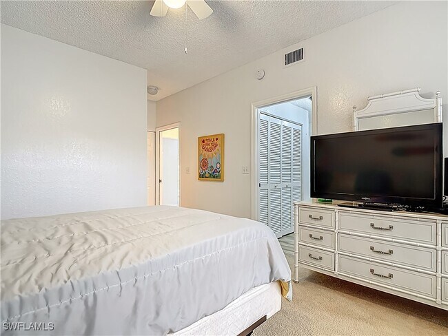 Building Photo - 1044 Woodshire Ln