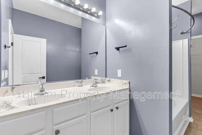 Building Photo - 317 Savannah River Dr