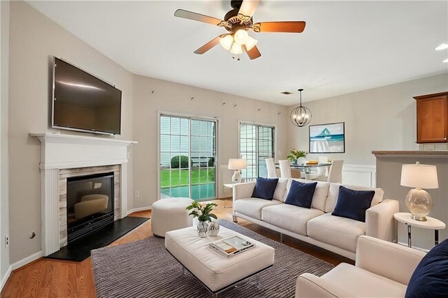 Building Photo - 2263 Leicester Way SE