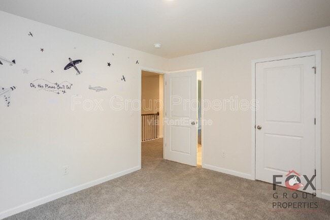 Building Photo - 313 Streamwood Rd