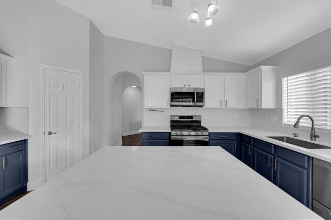 Building Photo - Charming 4-Bedroom Home in a Quiet Las Vegas Community!