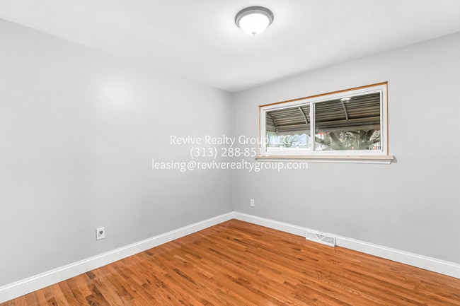 Building Photo - 7223 Mohawk St