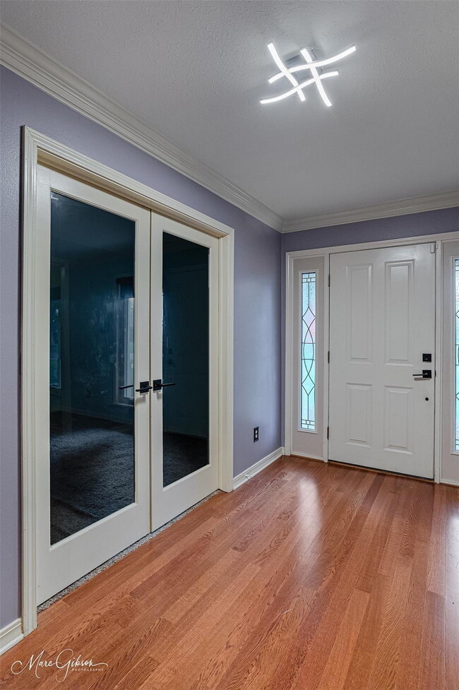 Building Photo - "Luxurious 4-Bed Retreat with Pool & Fireplace in Bossier City - Your Dream Home Awaits!"