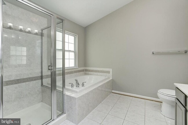 Building Photo - 7041 Water Oak Rd