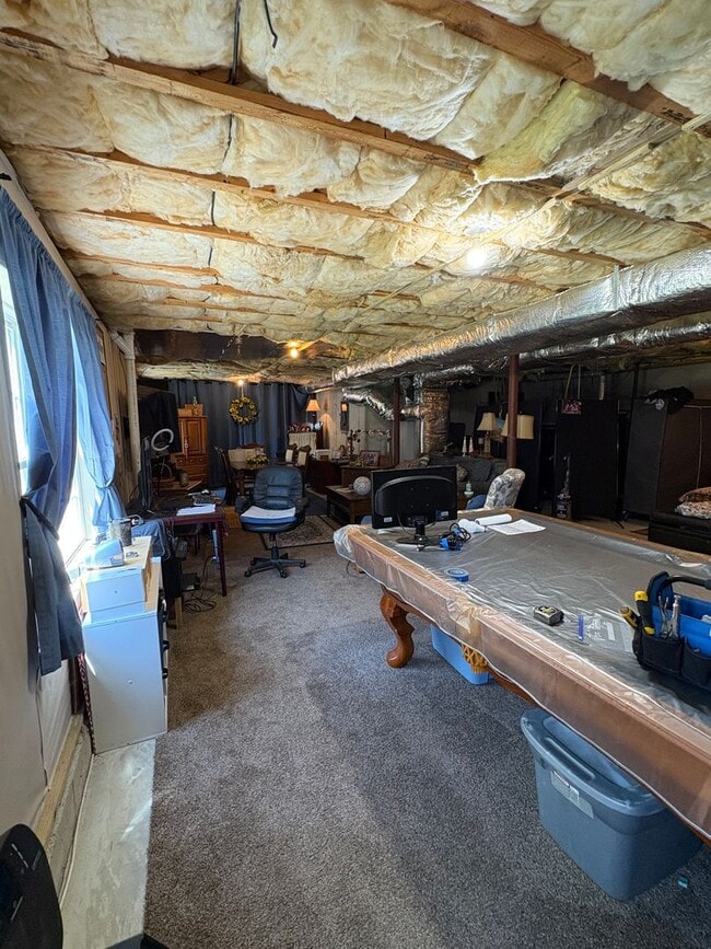 Building Photo - 2 Bed - 1.5 Bath: Single Family in New Lon...