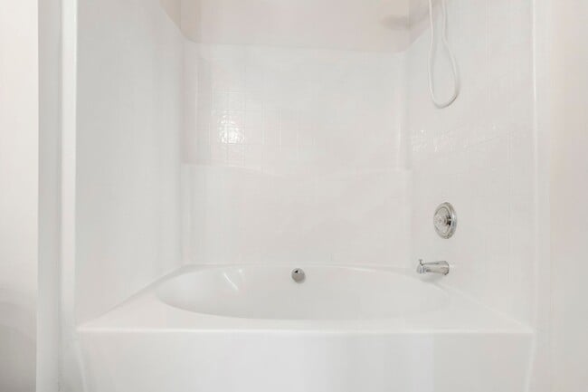 Building Photo - Prime Morrisville Location – Updated 3BR Townhome in Walnut Woods