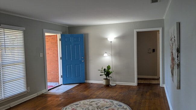 Building Photo - 2417 S Kennedy Ave