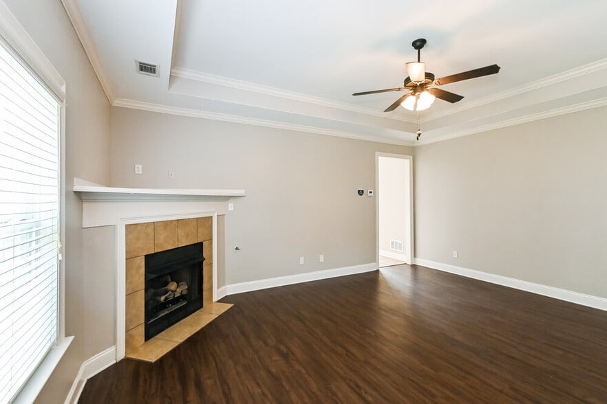 Building Photo - 3024 Magnolia Dr