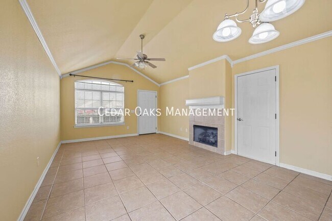 Building Photo - 1302 S C Ct