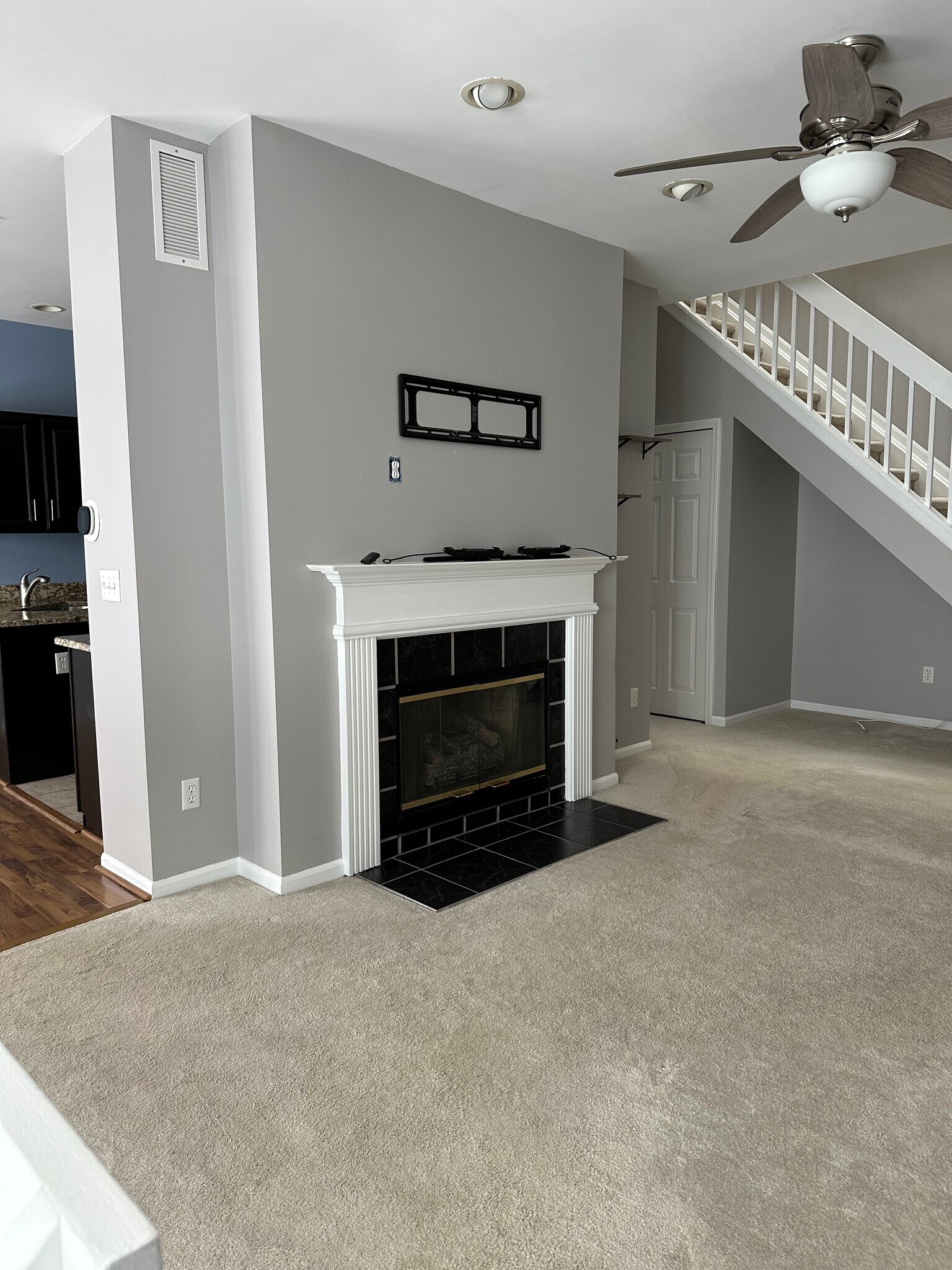 Building Photo - 49467 Pointe Xing