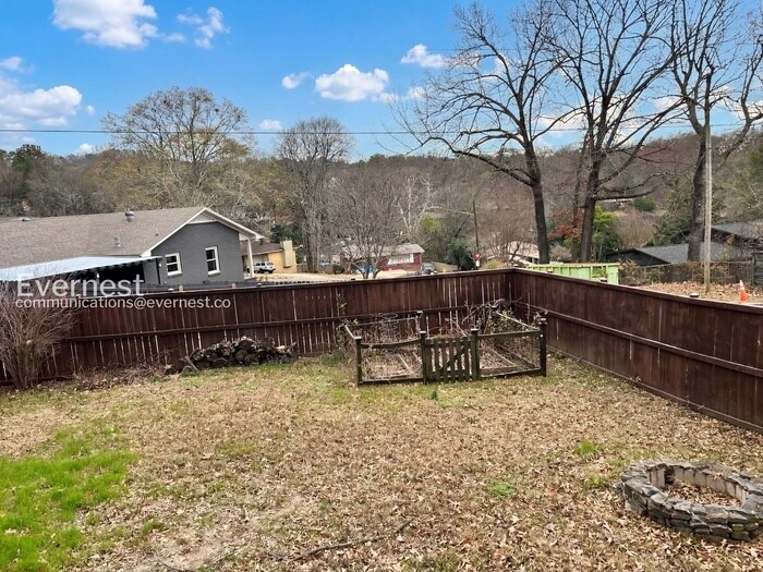 Building Photo - 4601 7th Ct S