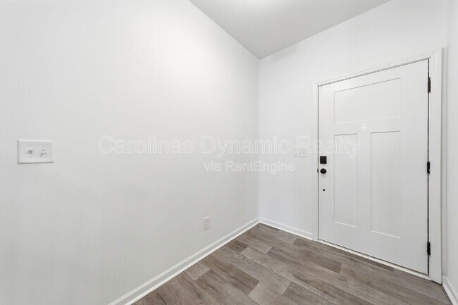 Building Photo - 11936 Basking Dr