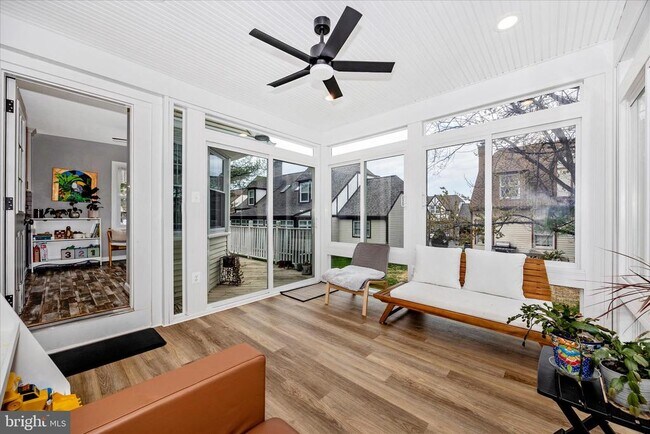 Building Photo - 2465 Bear Den Rd